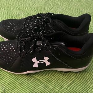 Under Armour Black and White Sports Cleats men size 10 brand new